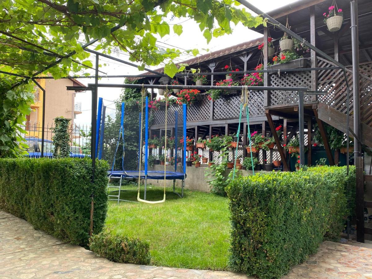 Casa Ciobi Hotel 2 Mai Bagian luar foto